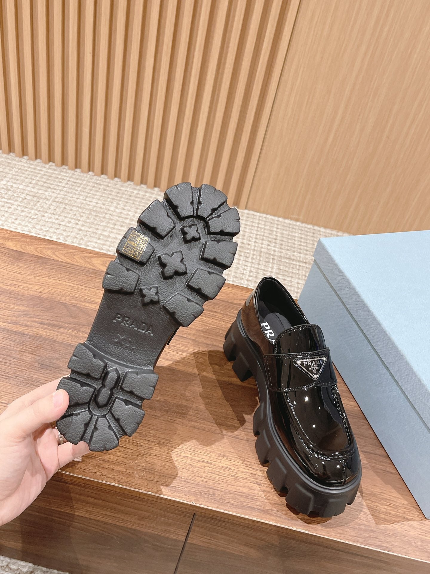PRADA-008Shoes