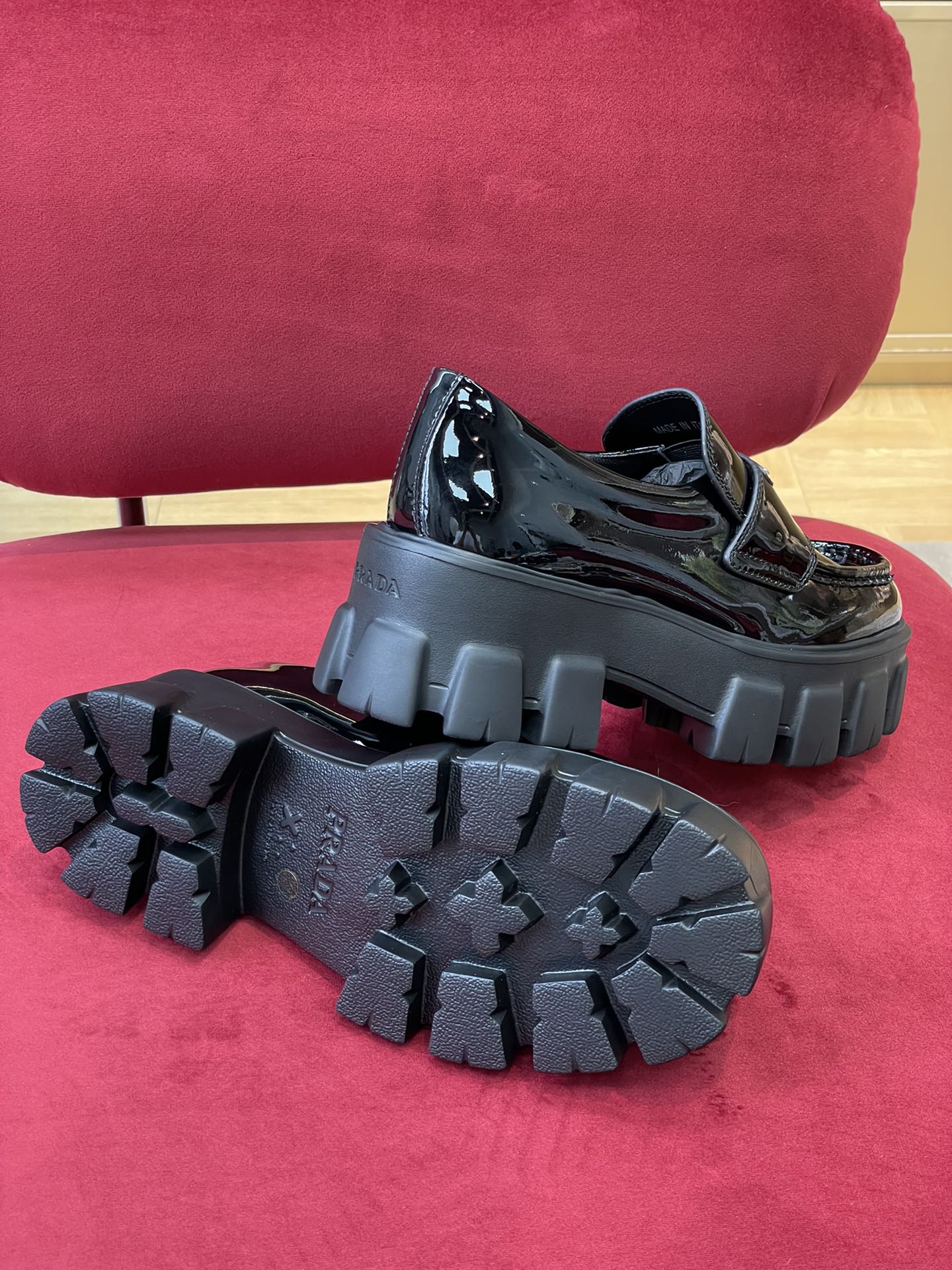 PRADA-021Shoes