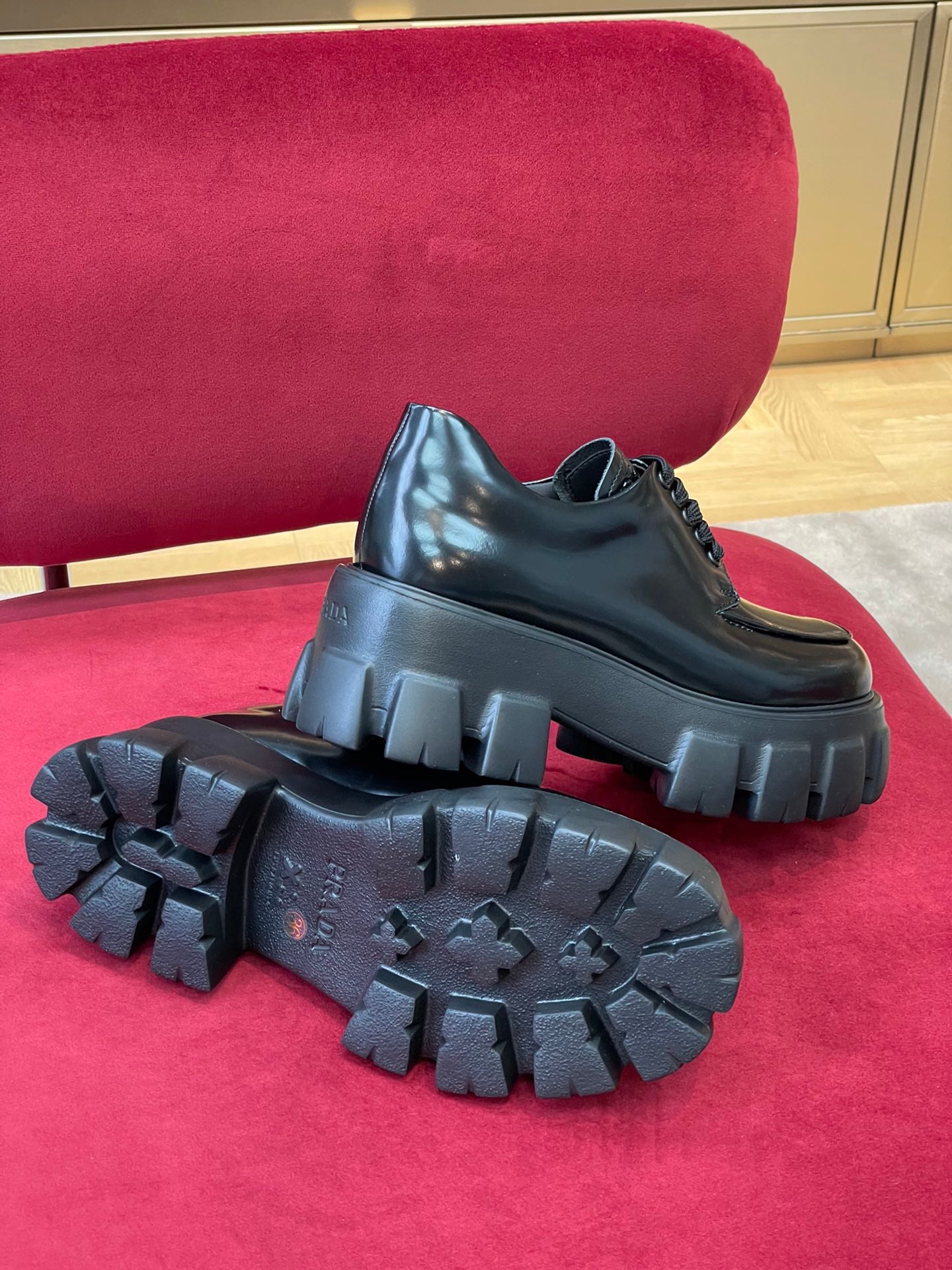 PRADA-028Shoes