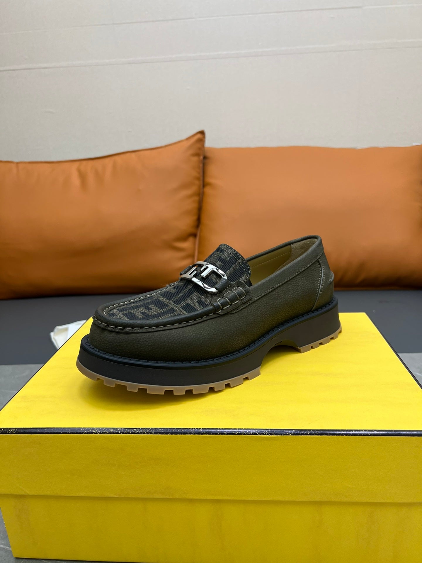 Fendi-044Shoes