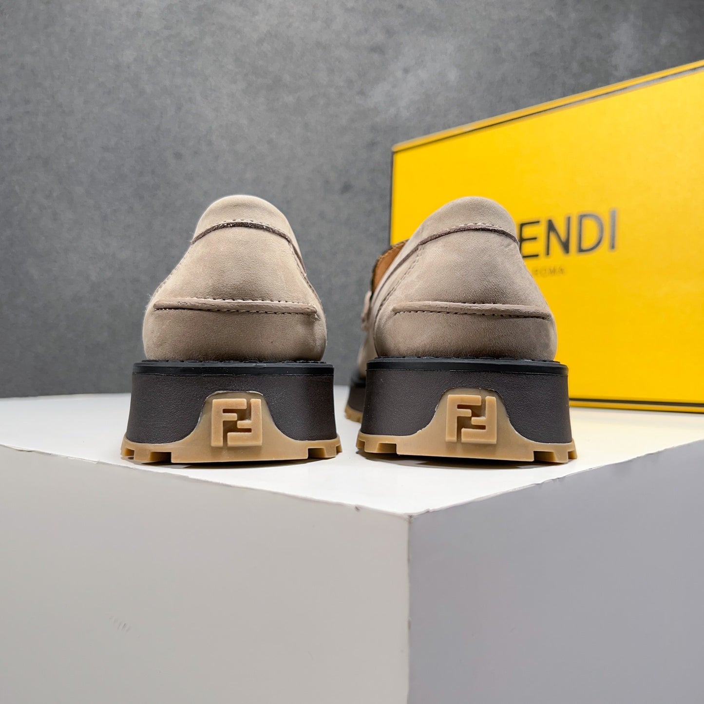 Fendi-046Shoes