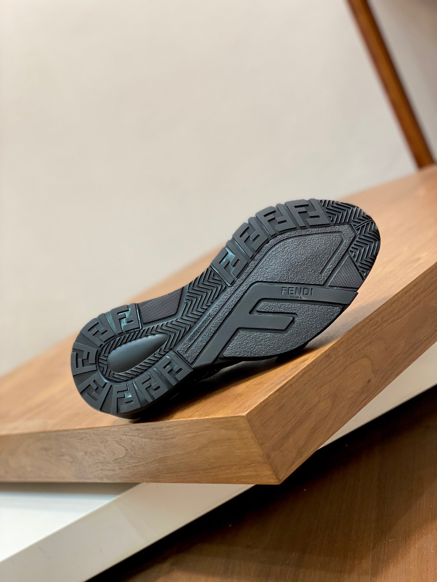 Fendi-053Shoes