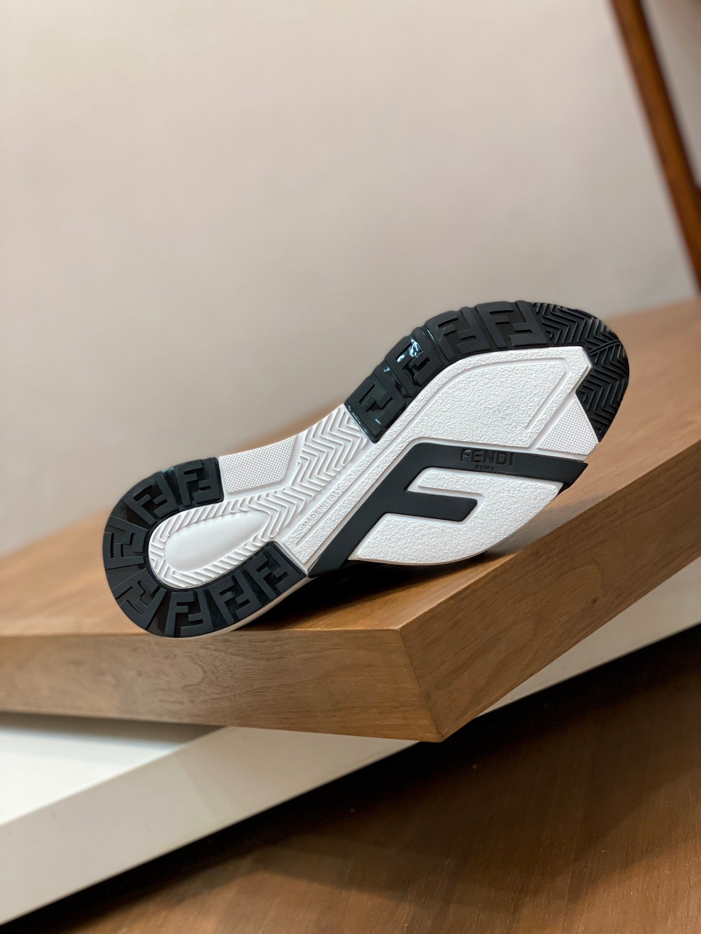Fendi-054Shoes