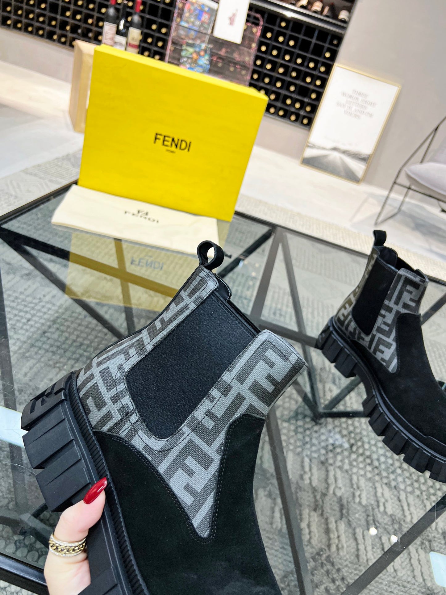 Fendi-061Shoes
