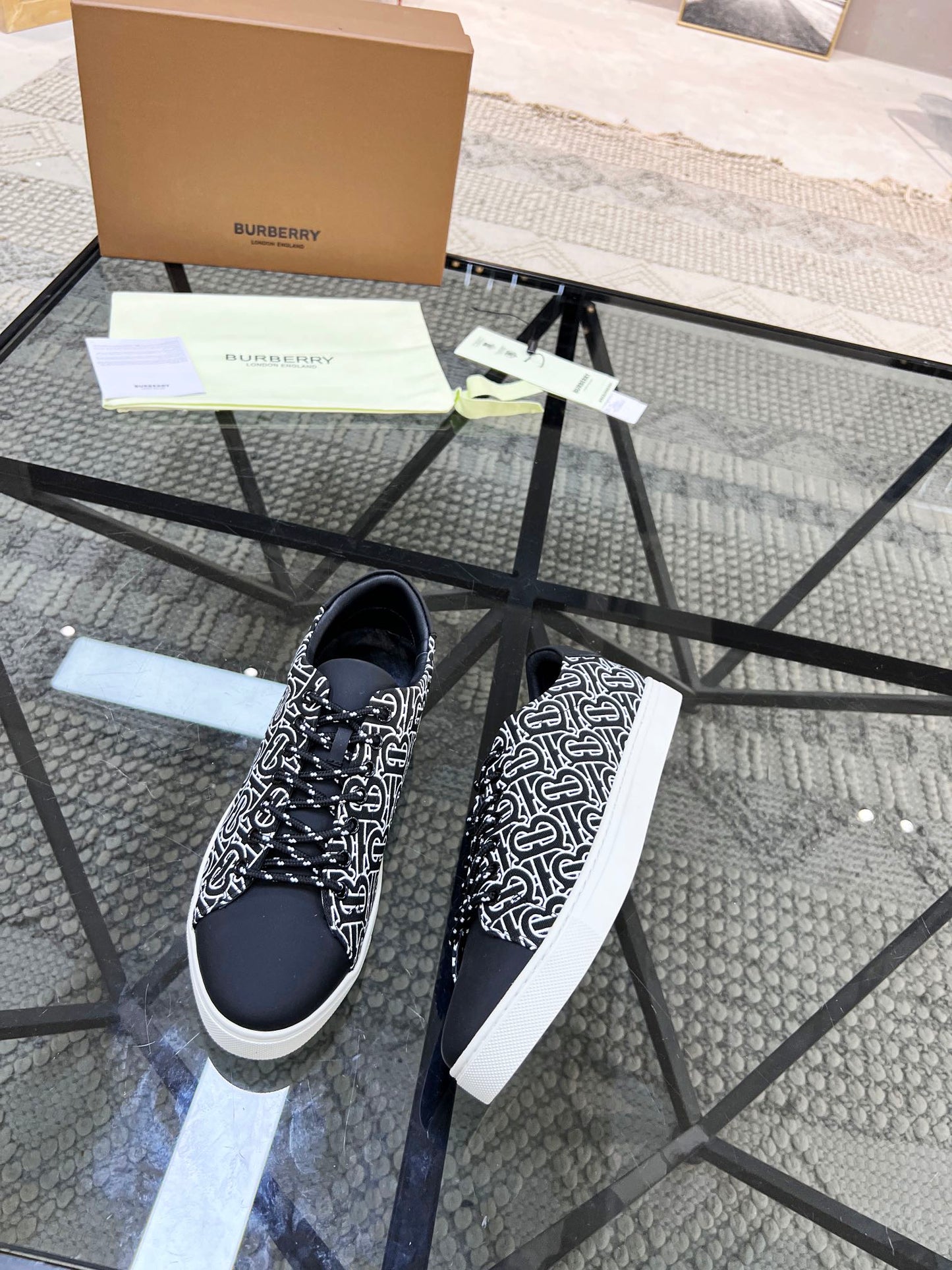 Burberry-003Shoes
