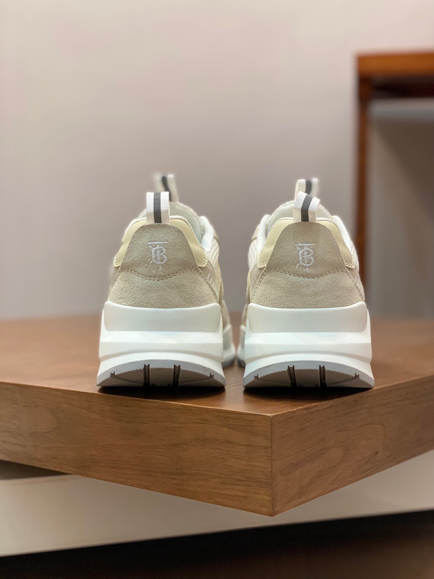 Burberry-020Shoes