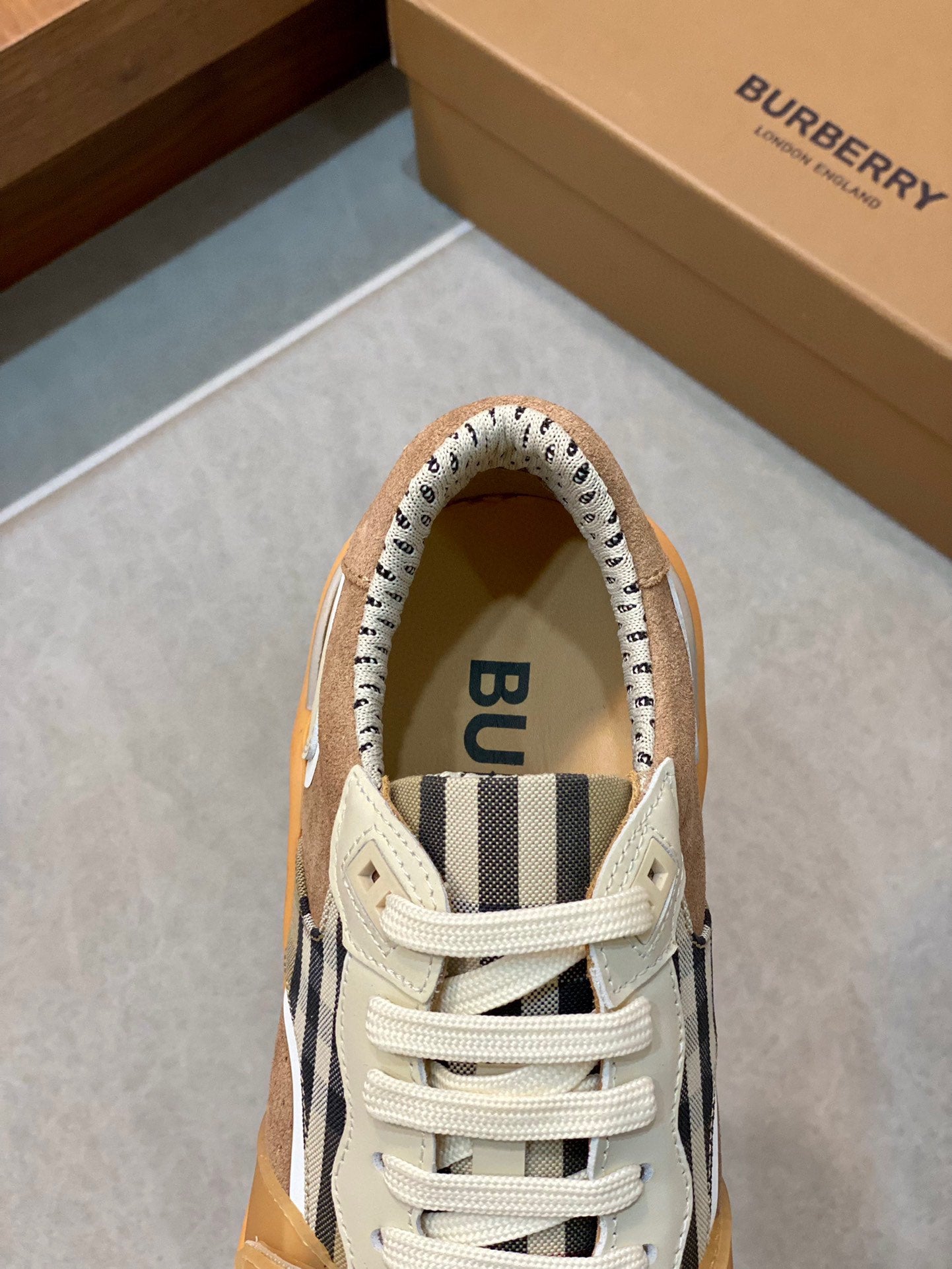 Burberry-031Shoes