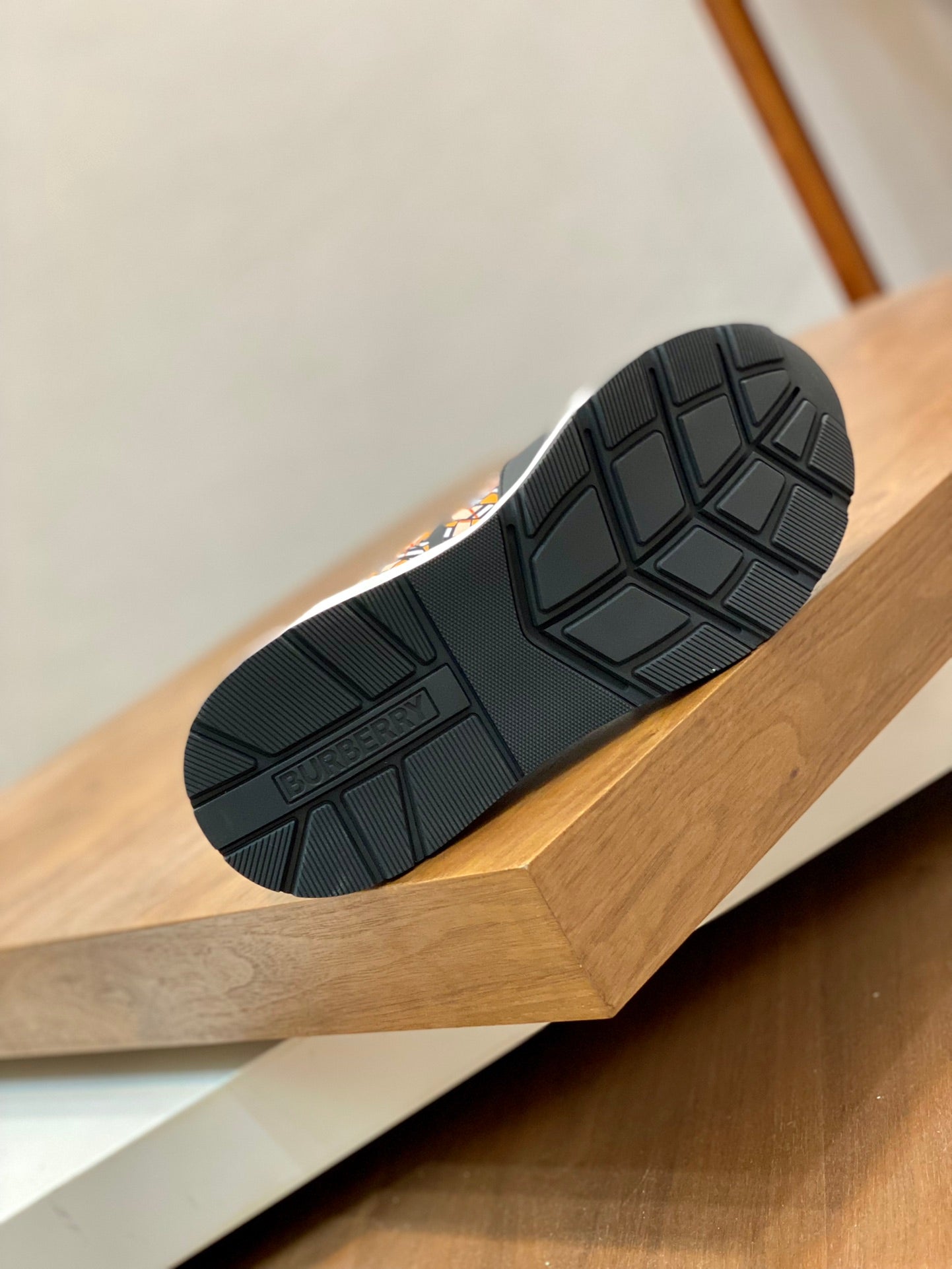 Burberry-060Shoes
