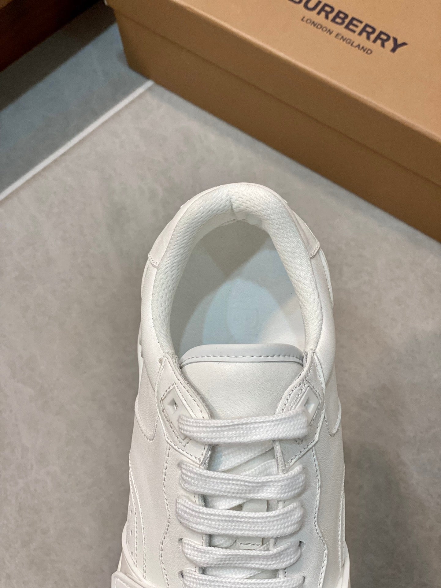 Burberry-068Shoes