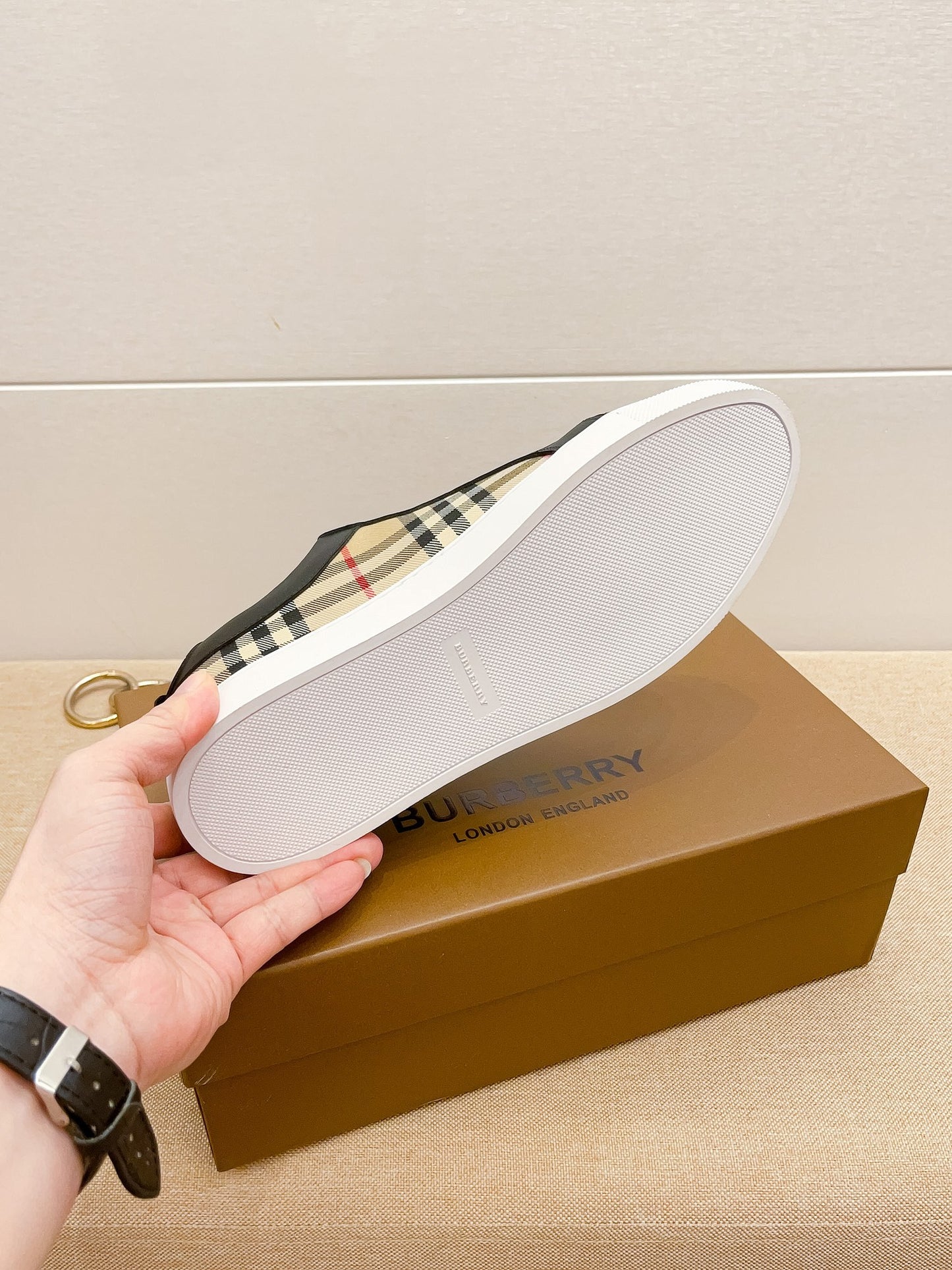 Burberry-089Shoes