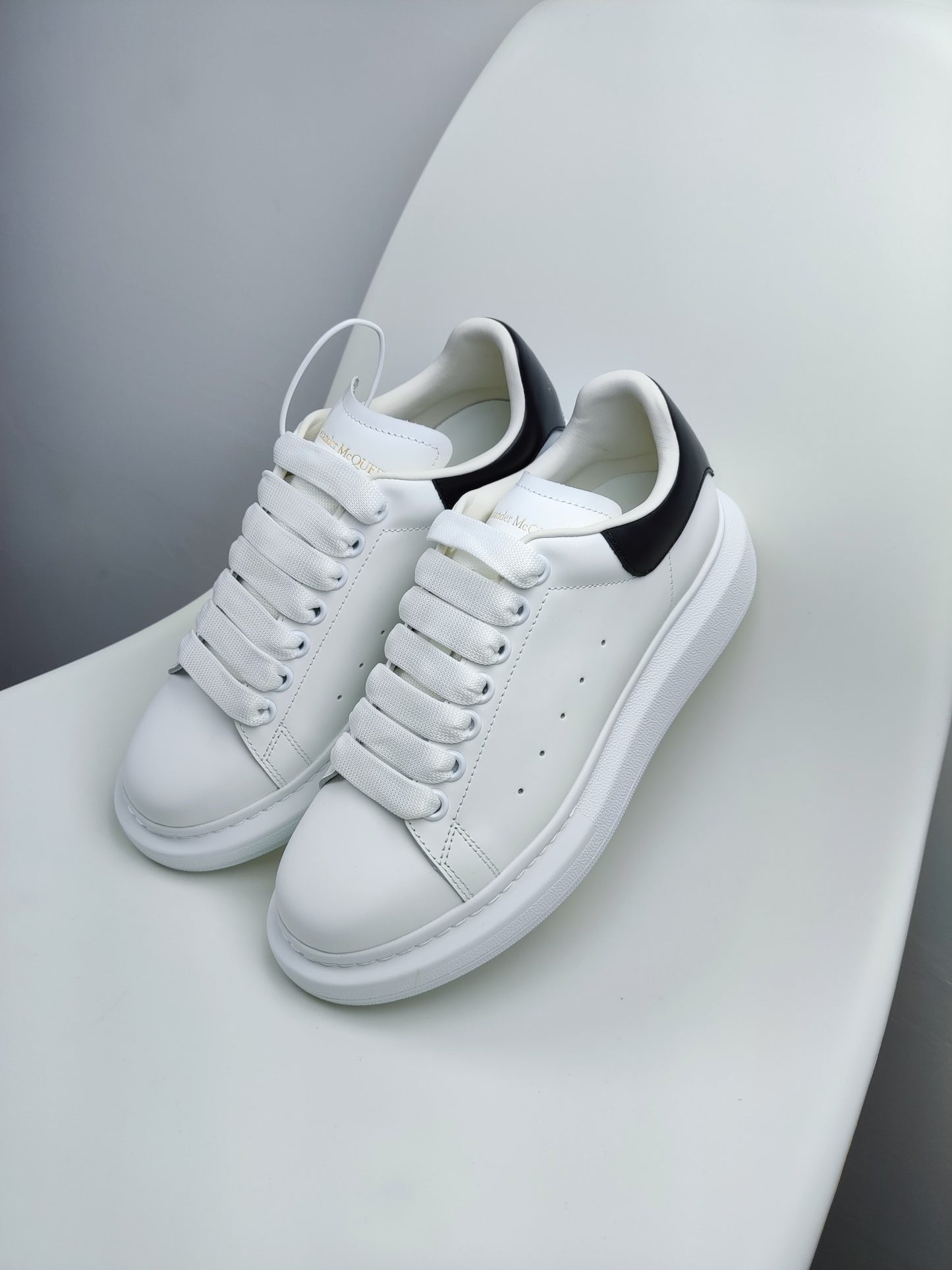 Alexander Mcqueen -045shores