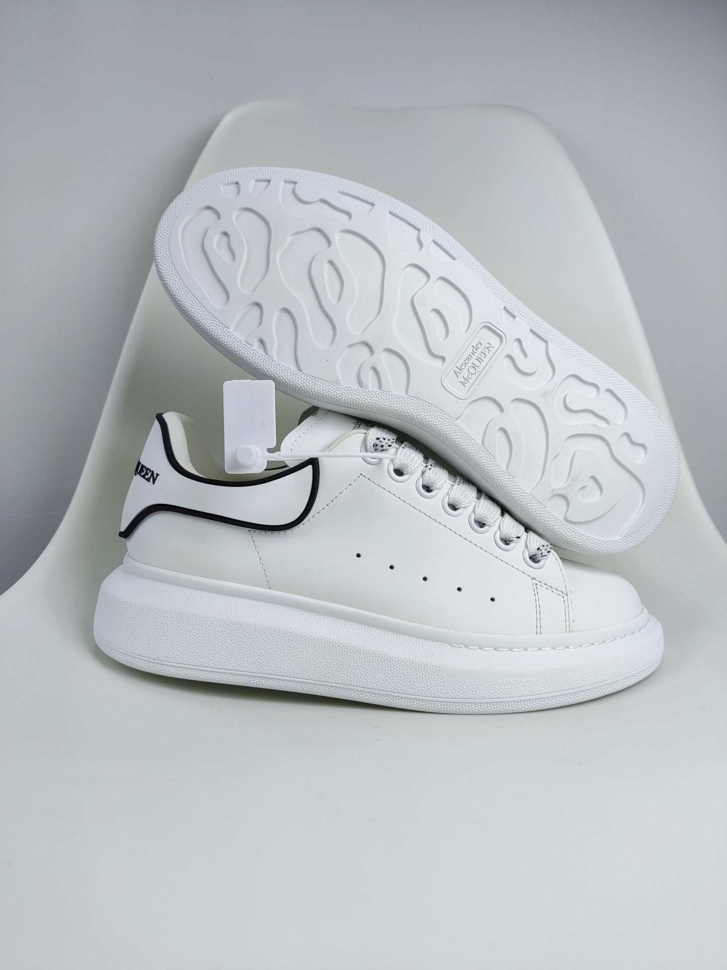 Alexander Mcqueen -046shores