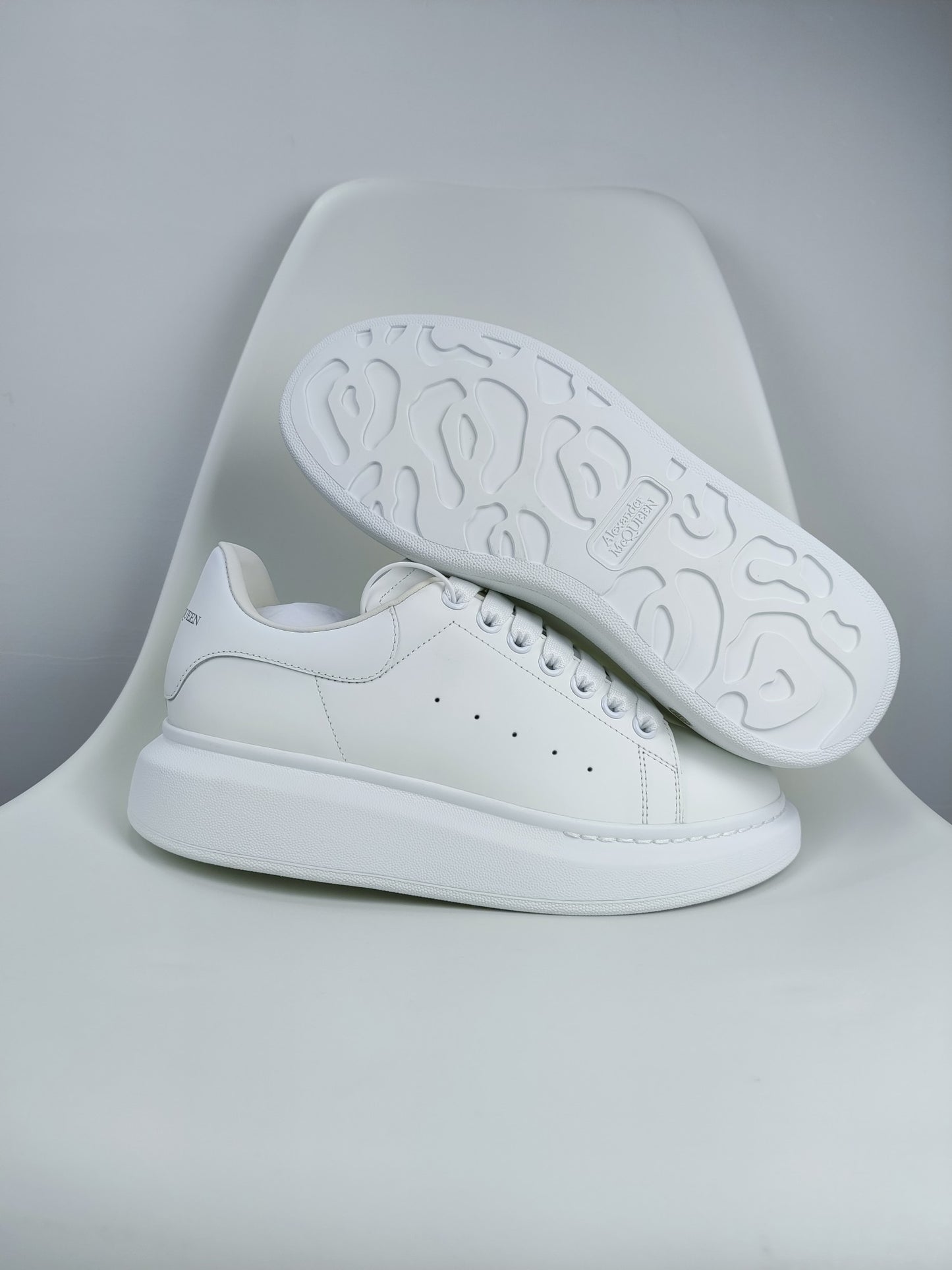 Alexander Mcqueen -051shores
