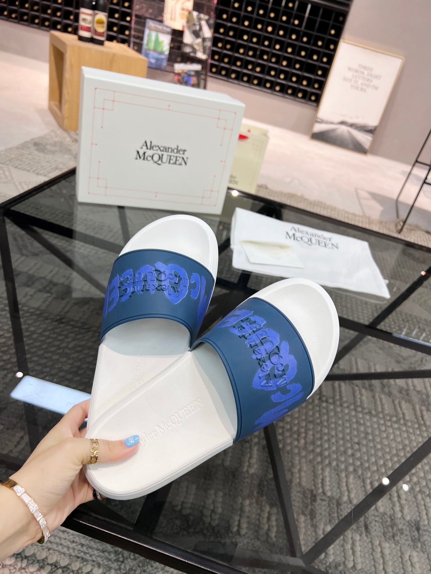 Alexander Mcqueen -058shores