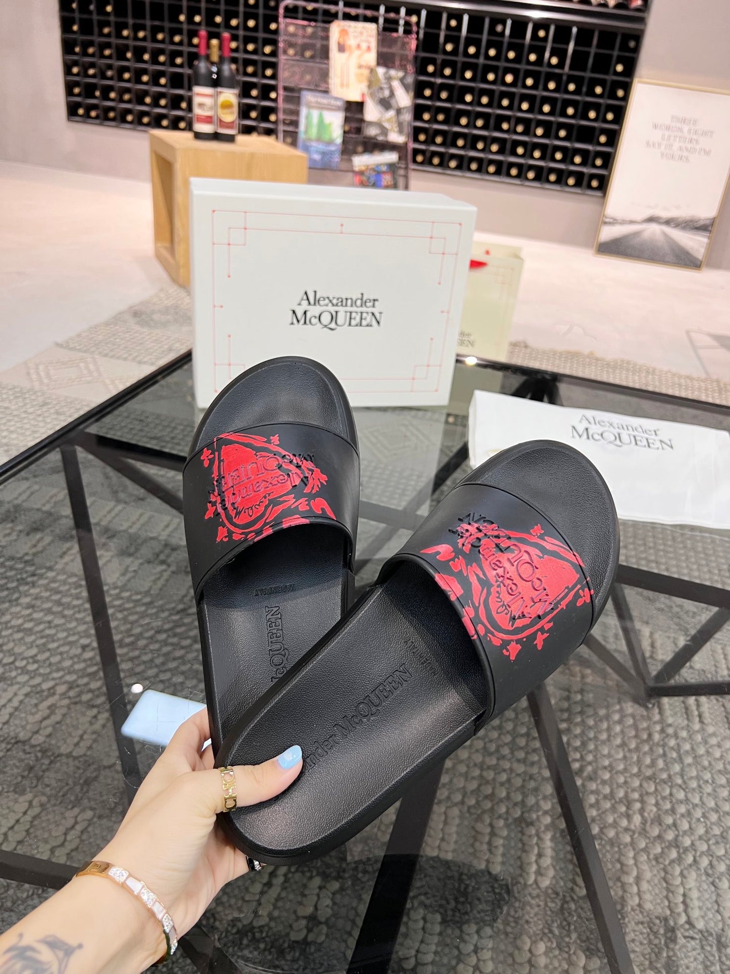 Alexander Mcqueen -059shores