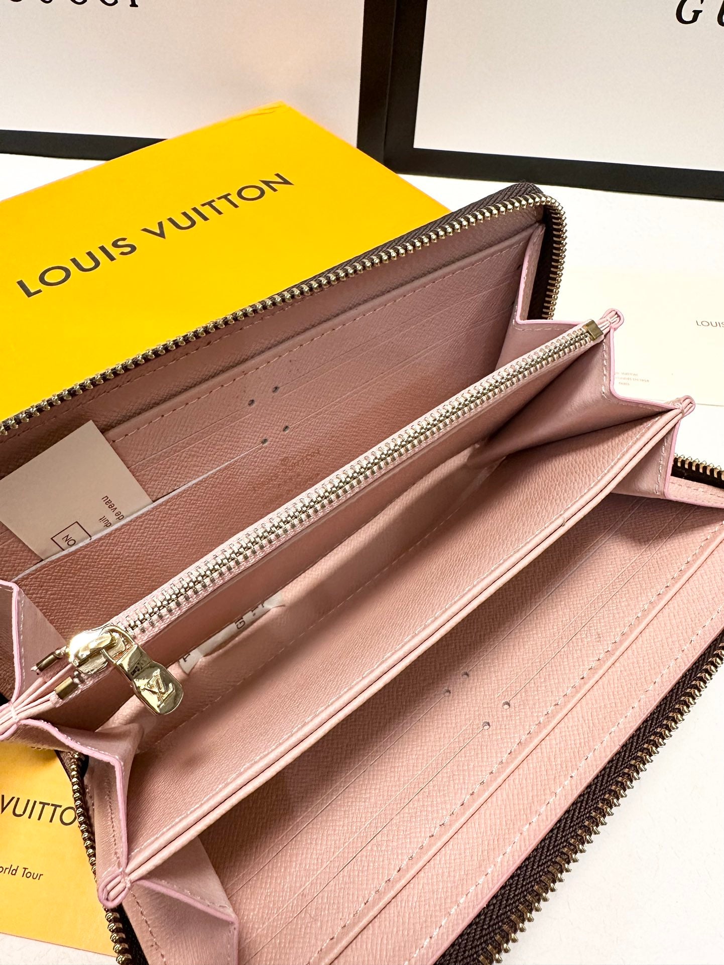 LV-007Wallet