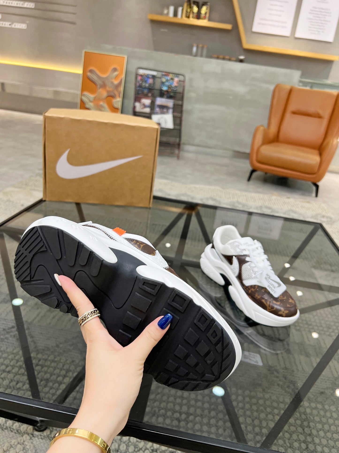 Gucci-184Shoes