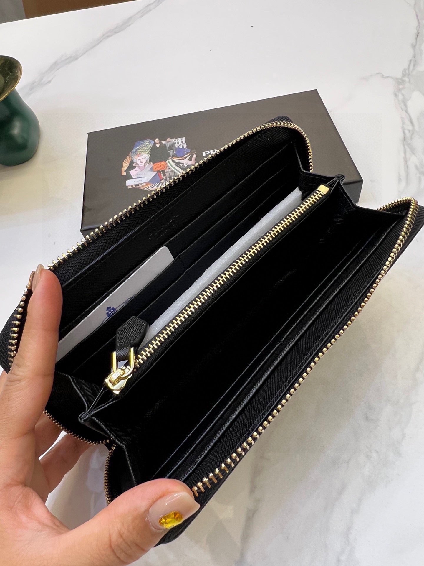 PRADA BAG-054