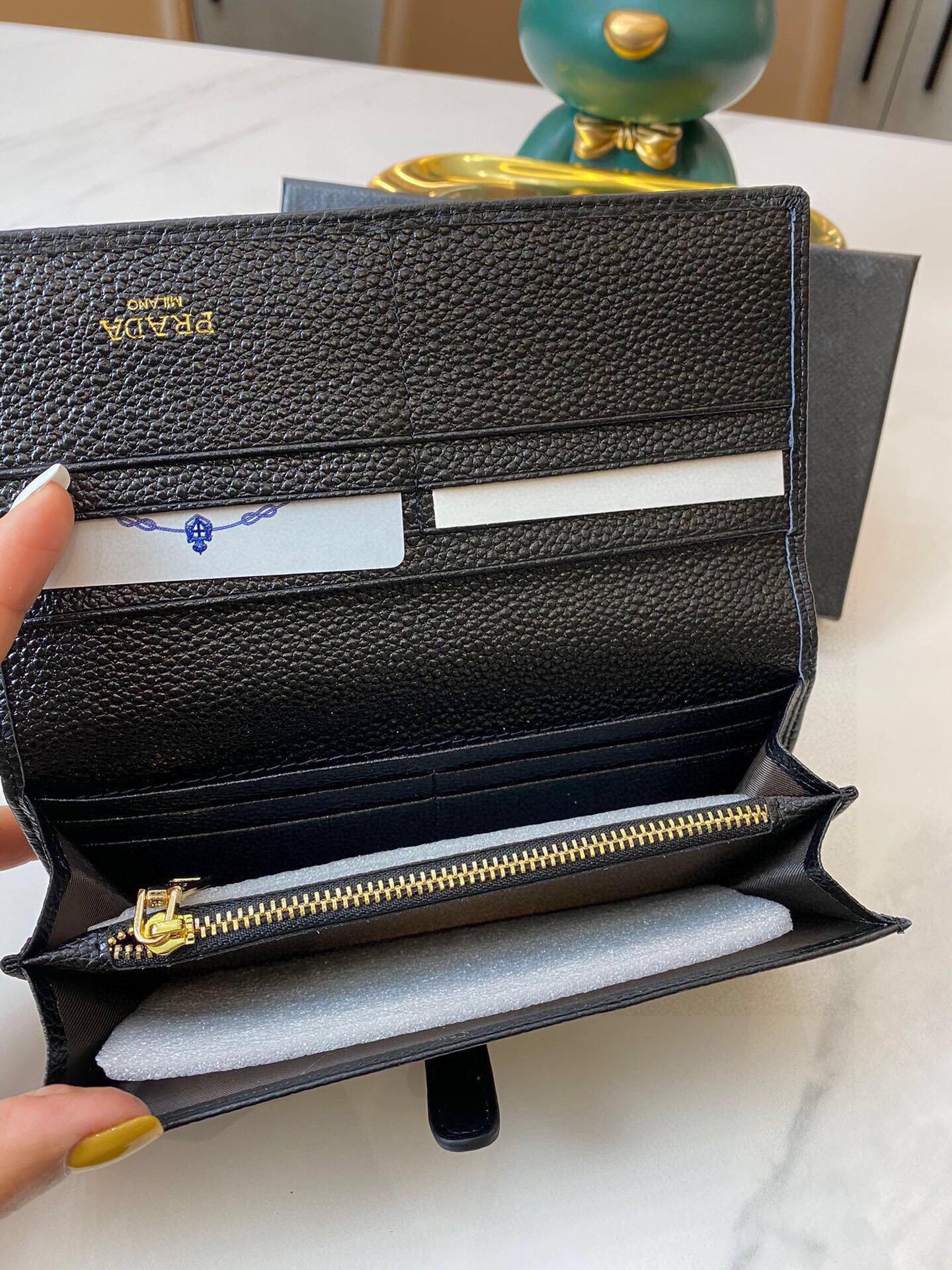 PRADA BAG-085