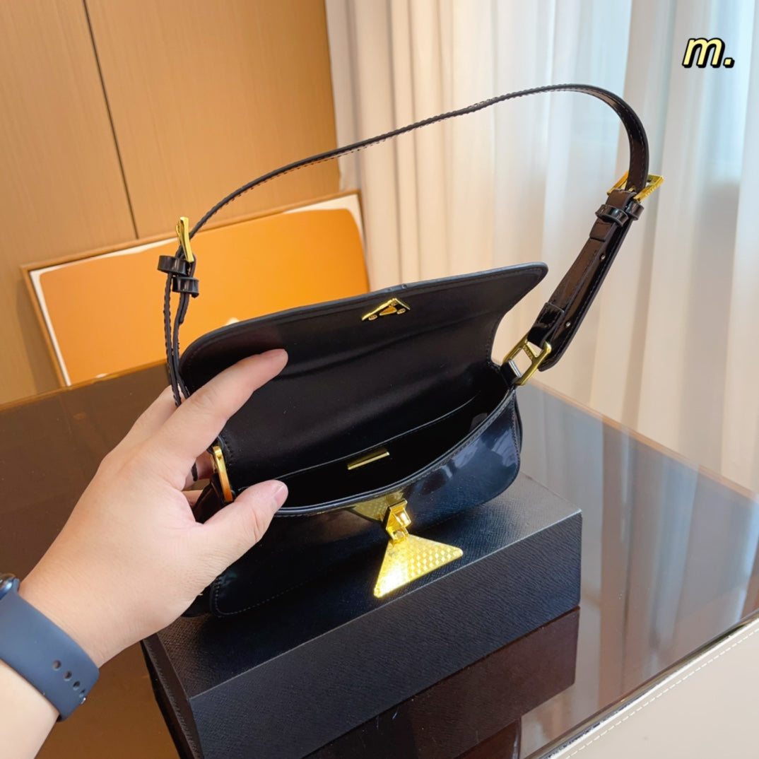 PRADA BAG-119