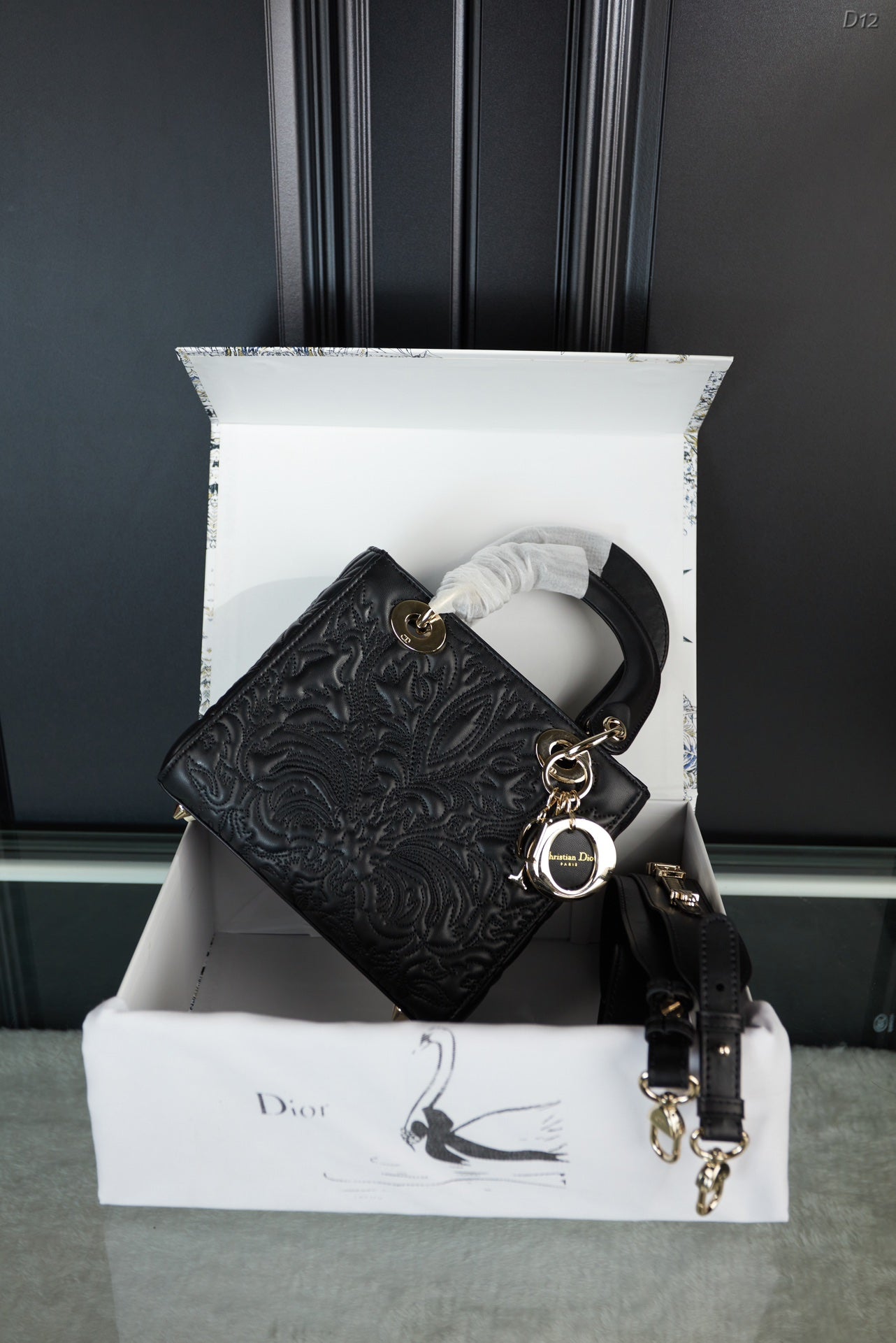 DIOR-581