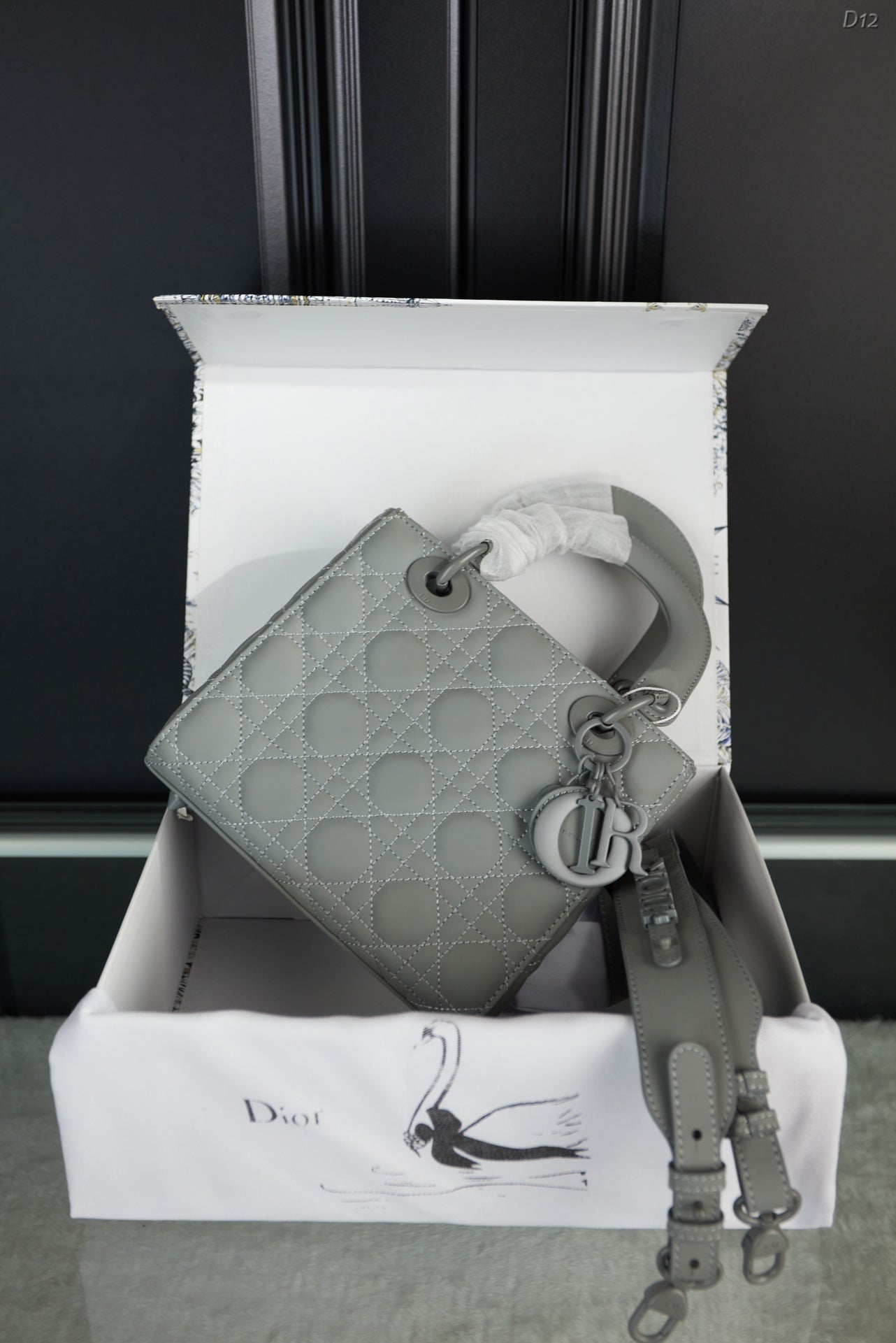DIOR-575