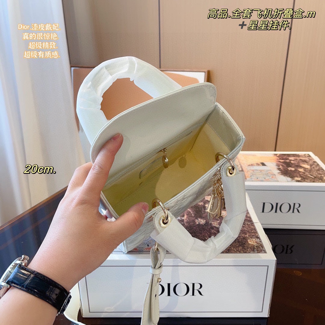 DIOR-641