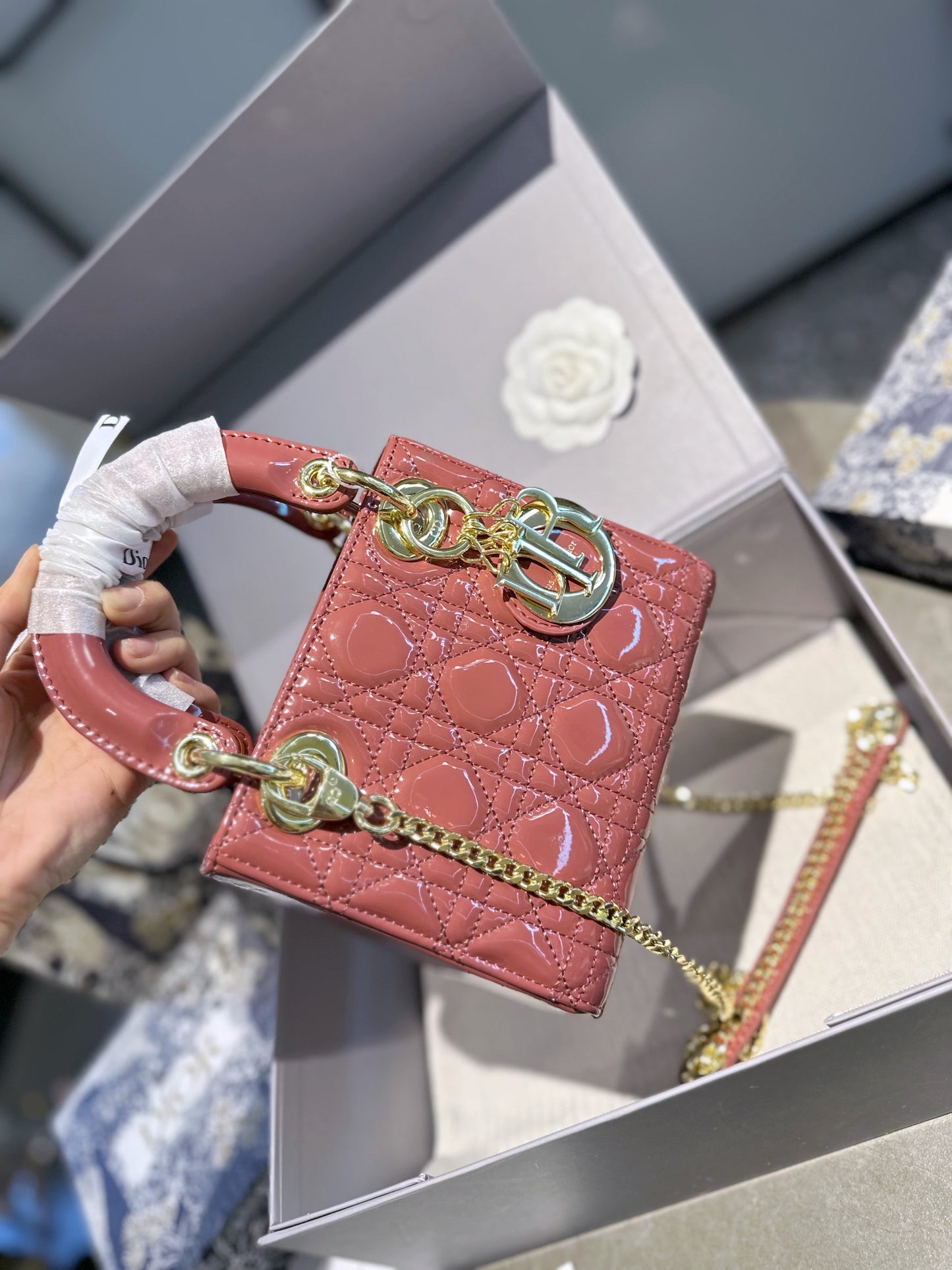 DIOR-539