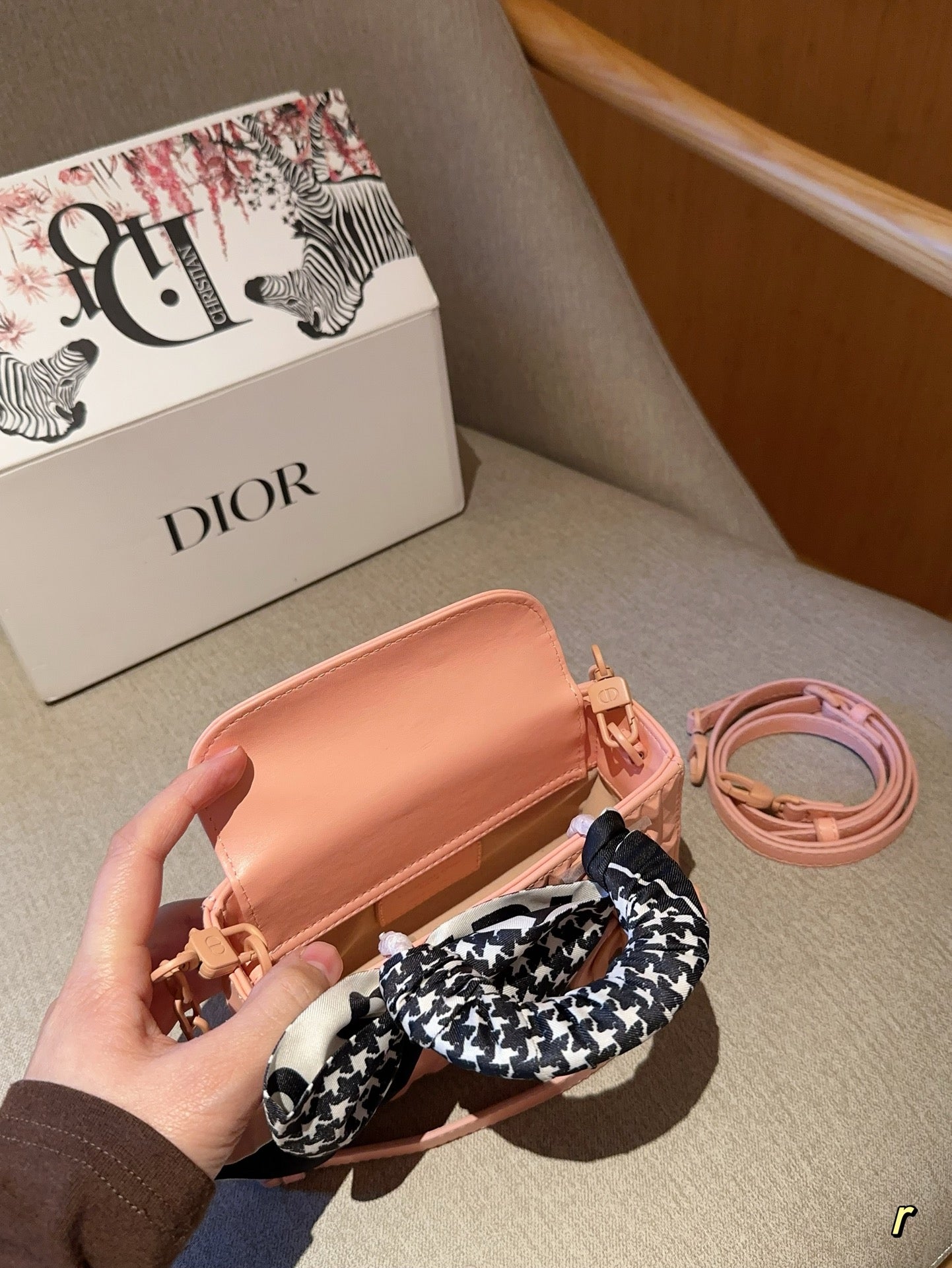 DIOR-538