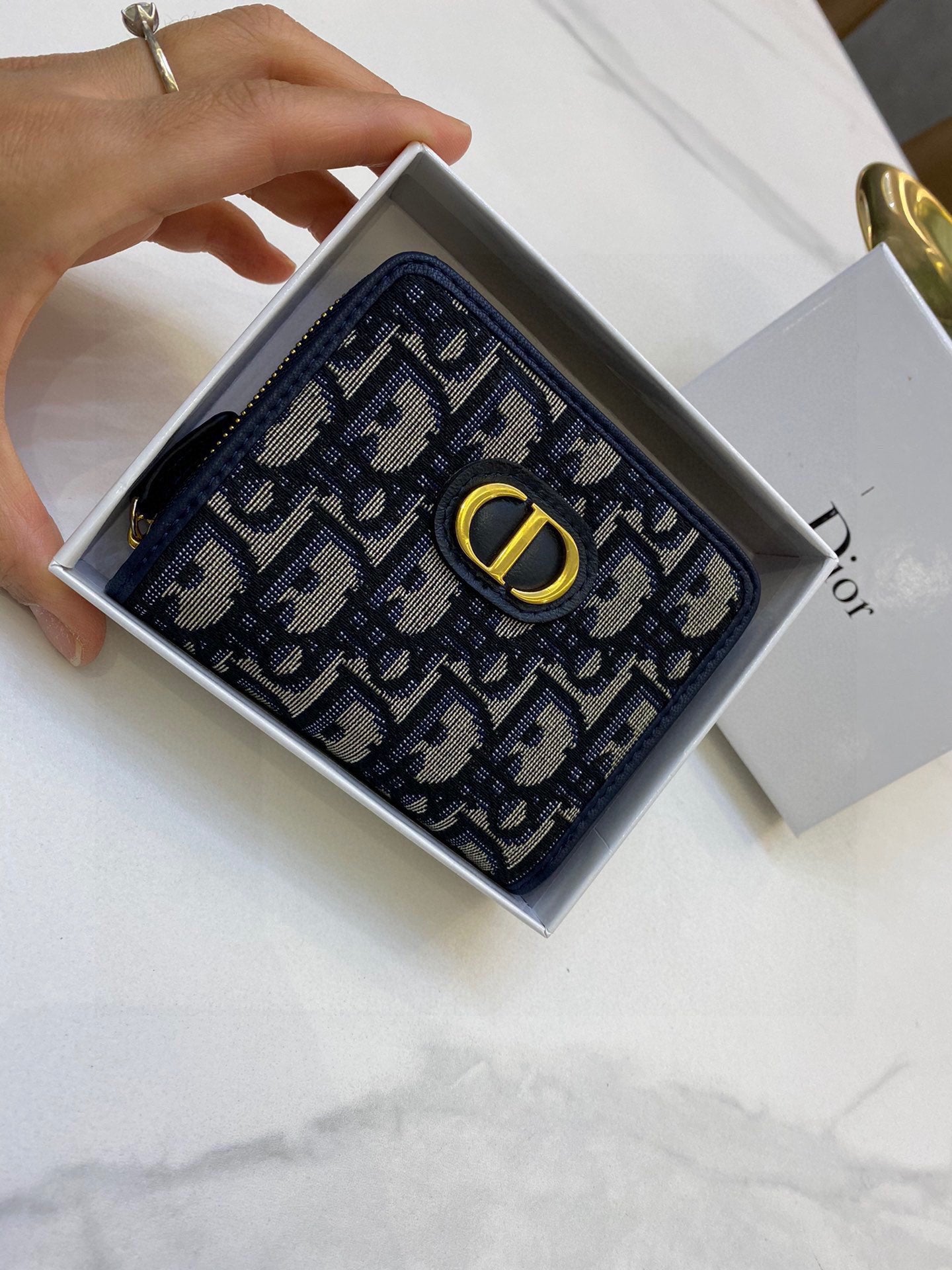 DIOR-442
