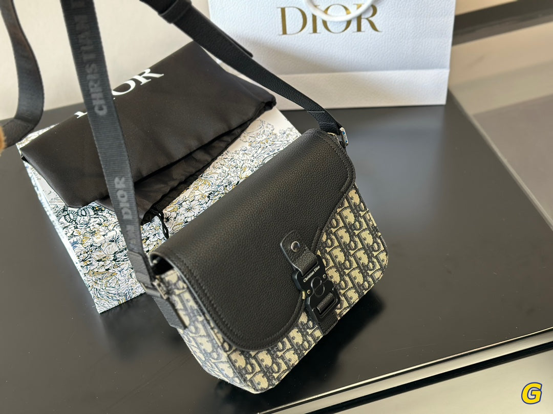 DIOR-556