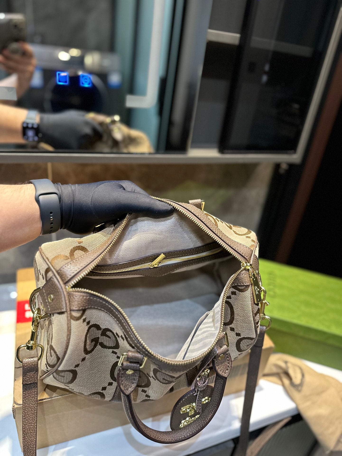 GUCCI-862