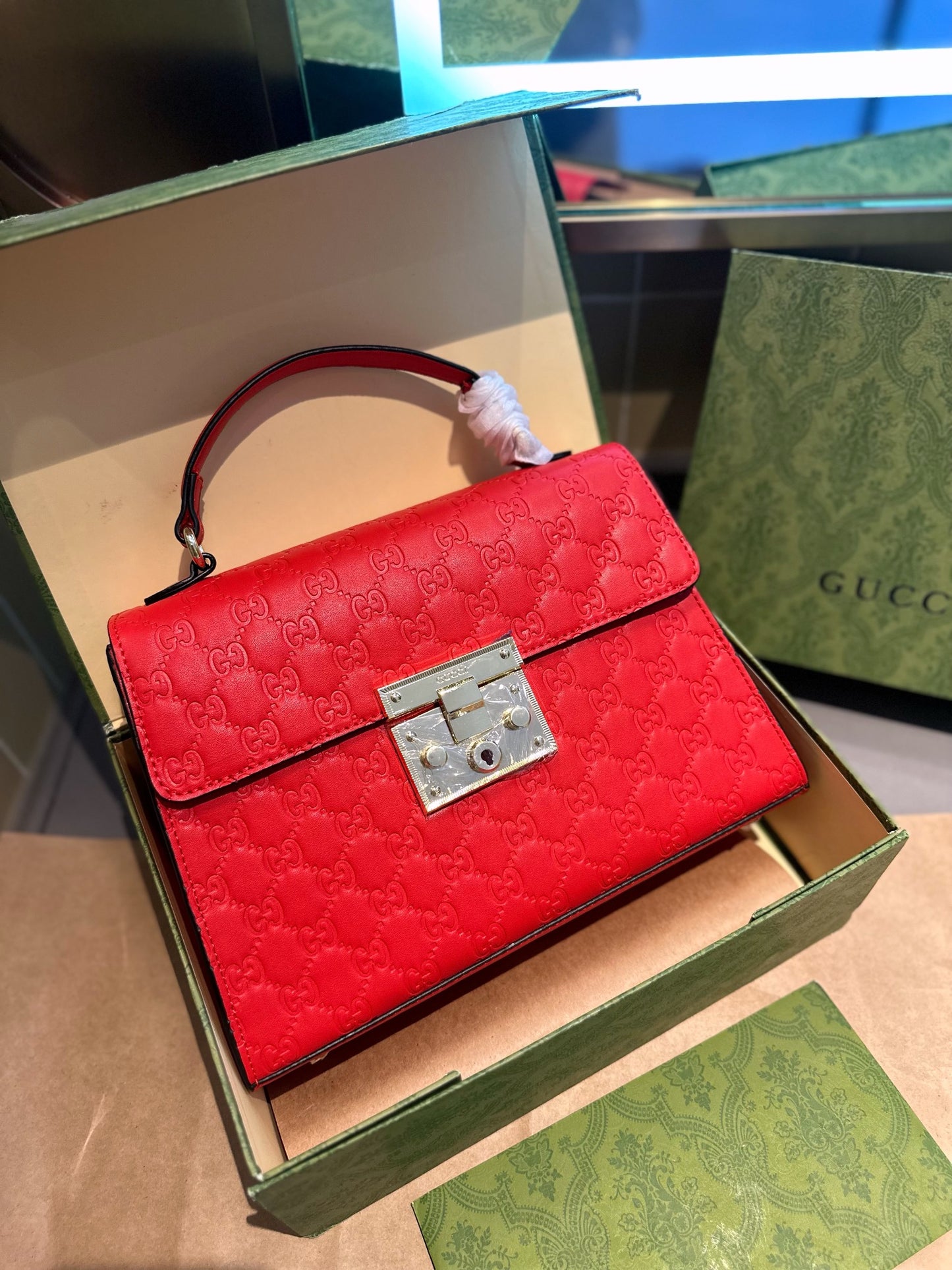 GUCCI-827