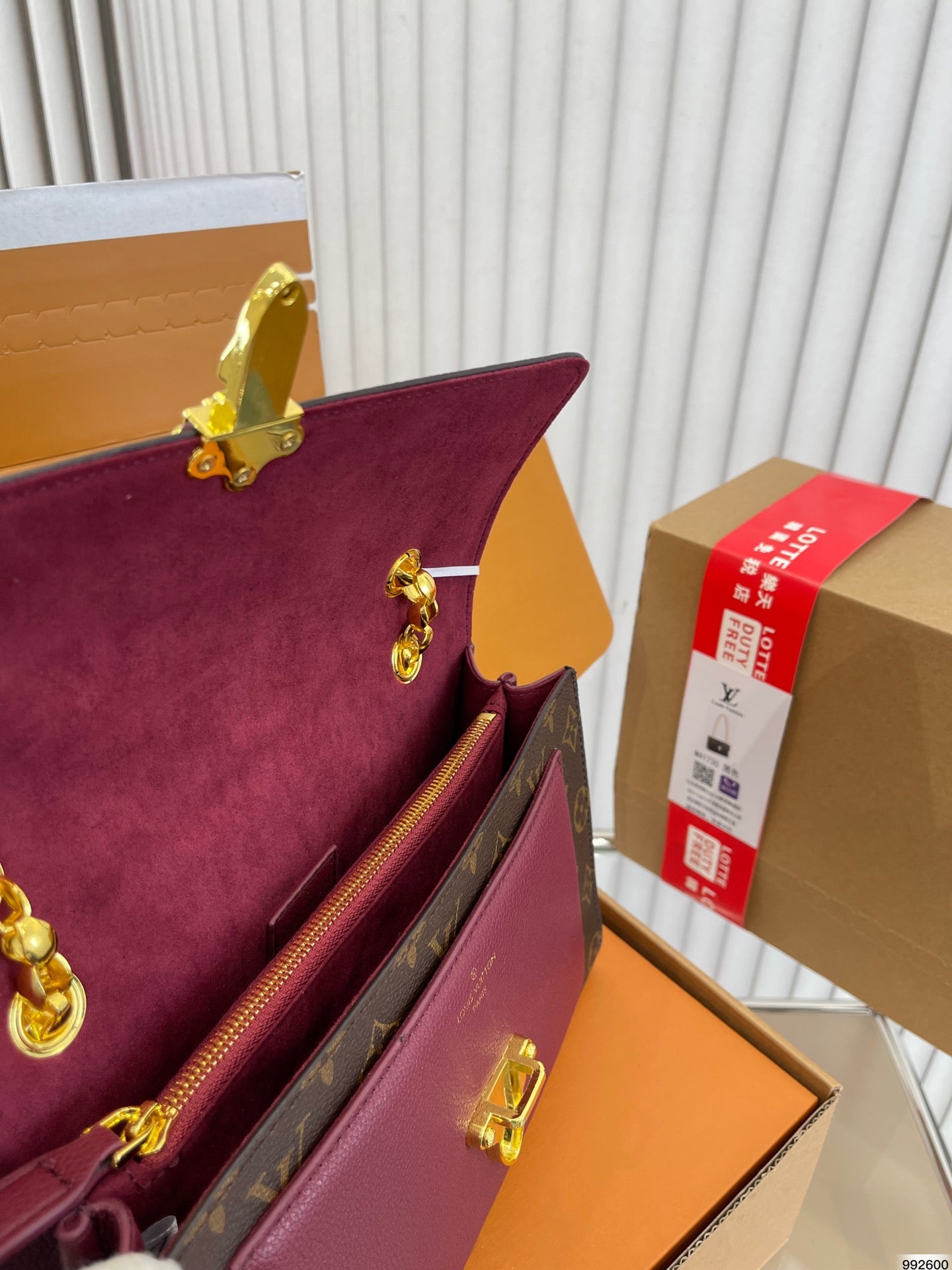 LV-BAG990