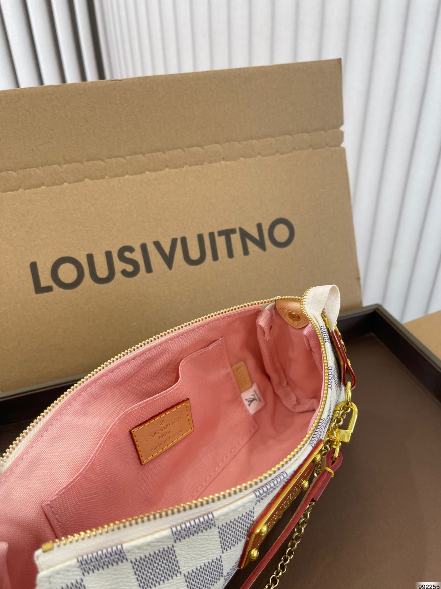 LV-BAG885