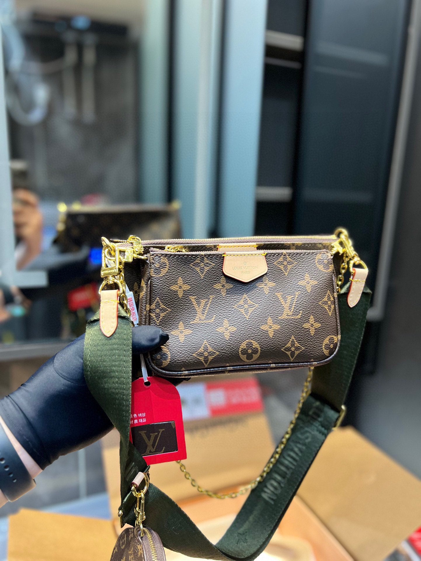 LV-BAG910