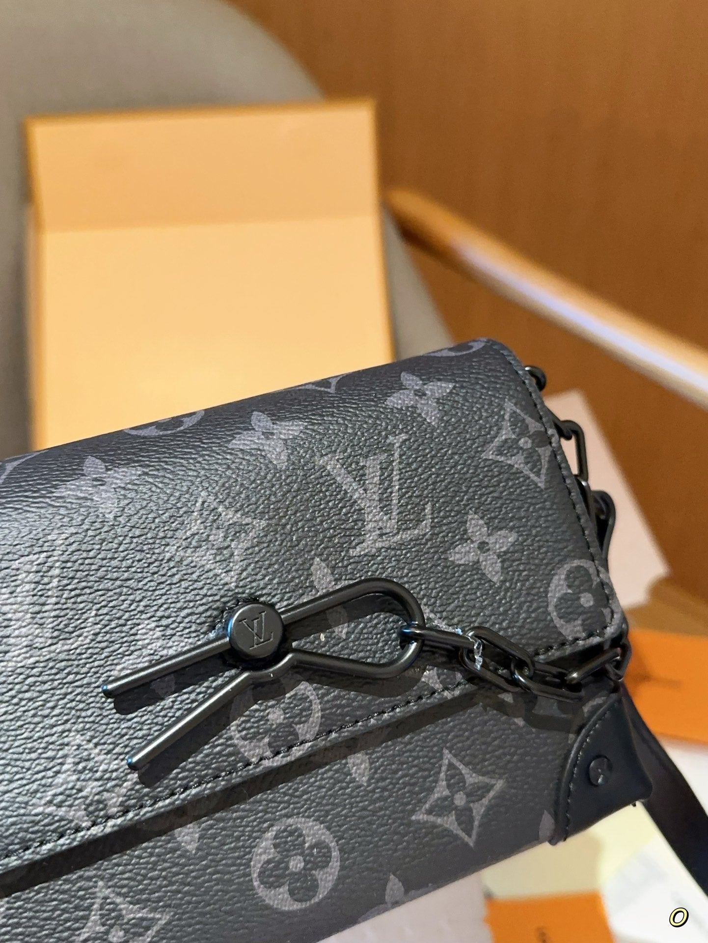 LV-BAG982