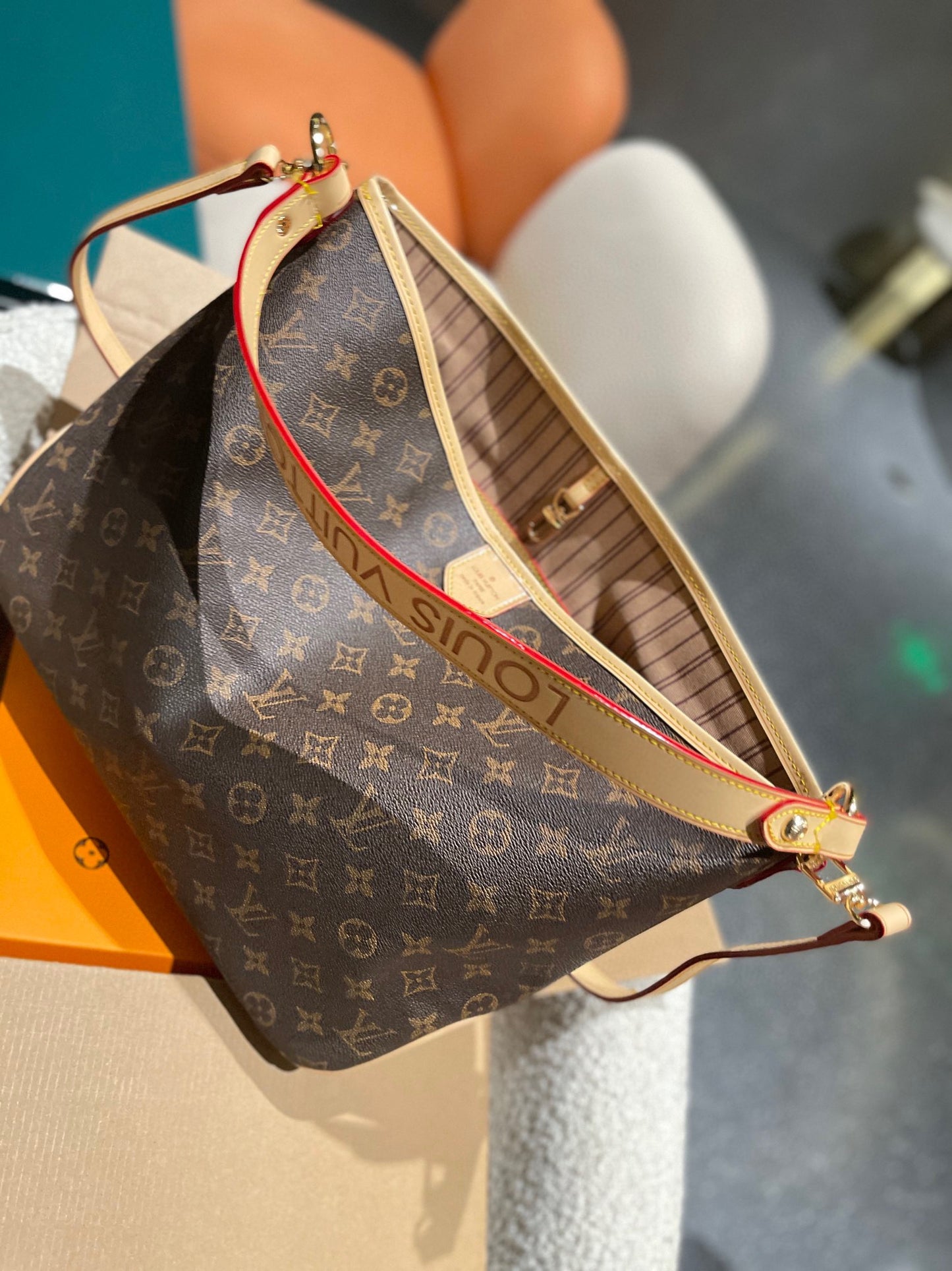 LV-BAG881