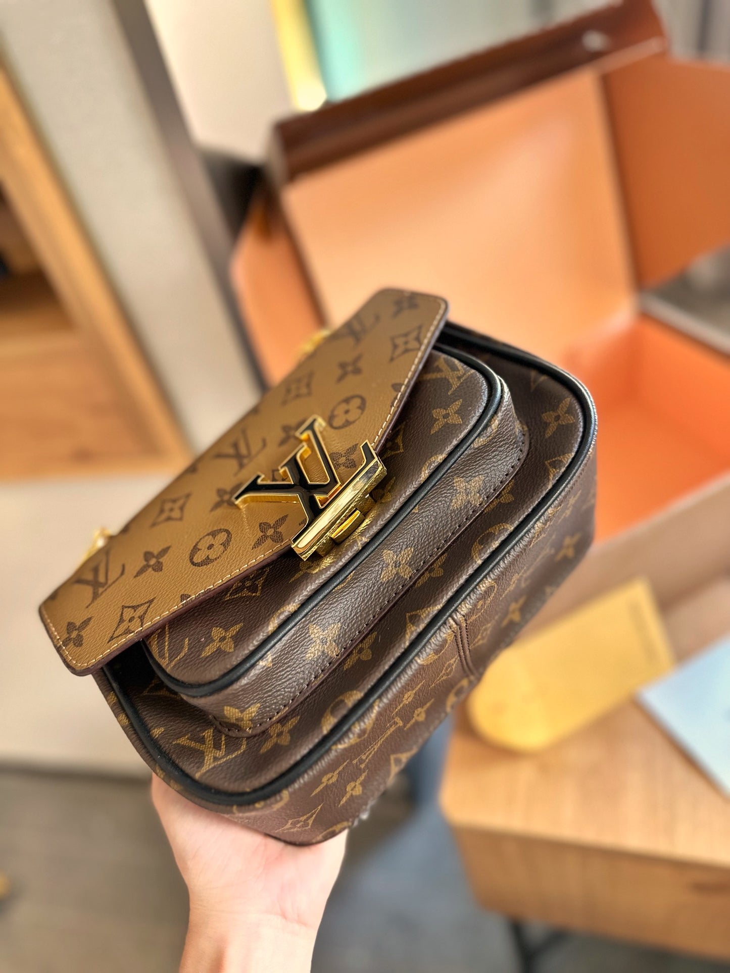 LV-BAG812