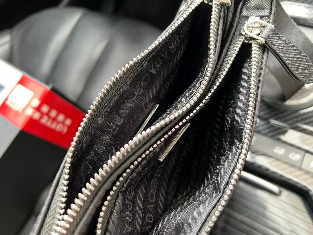 PRADA-559
