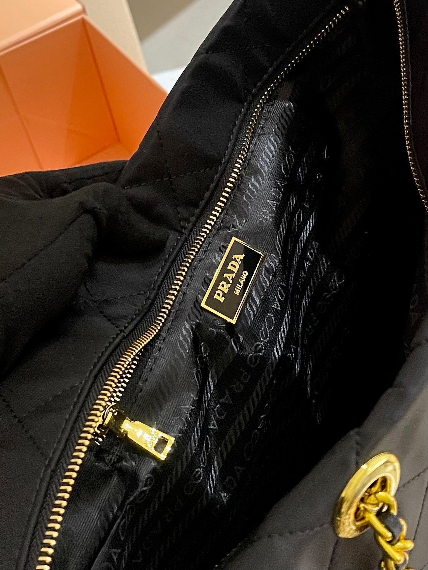 PRADA-611-1