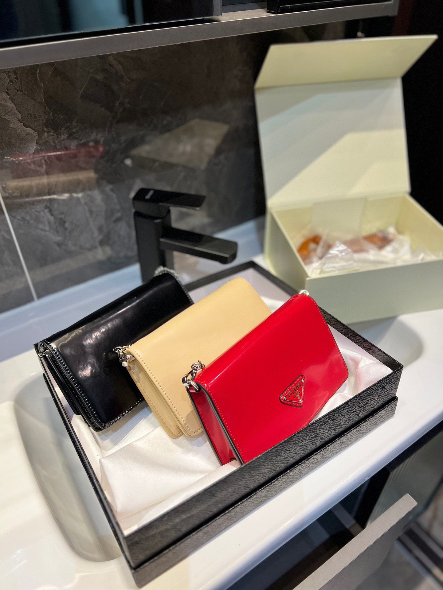 PRADA-599