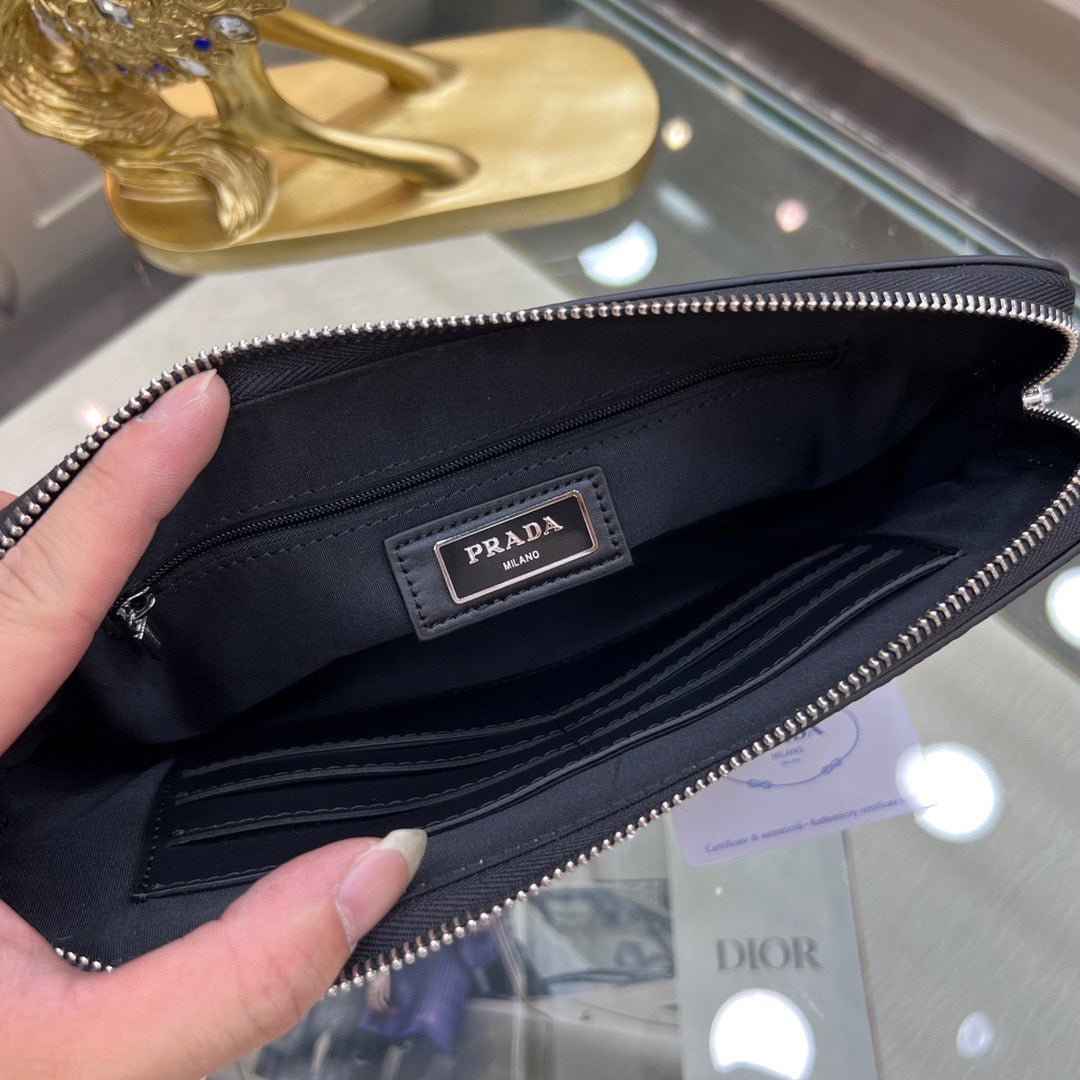 PRADA-738