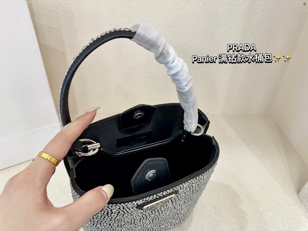 PRADA-674