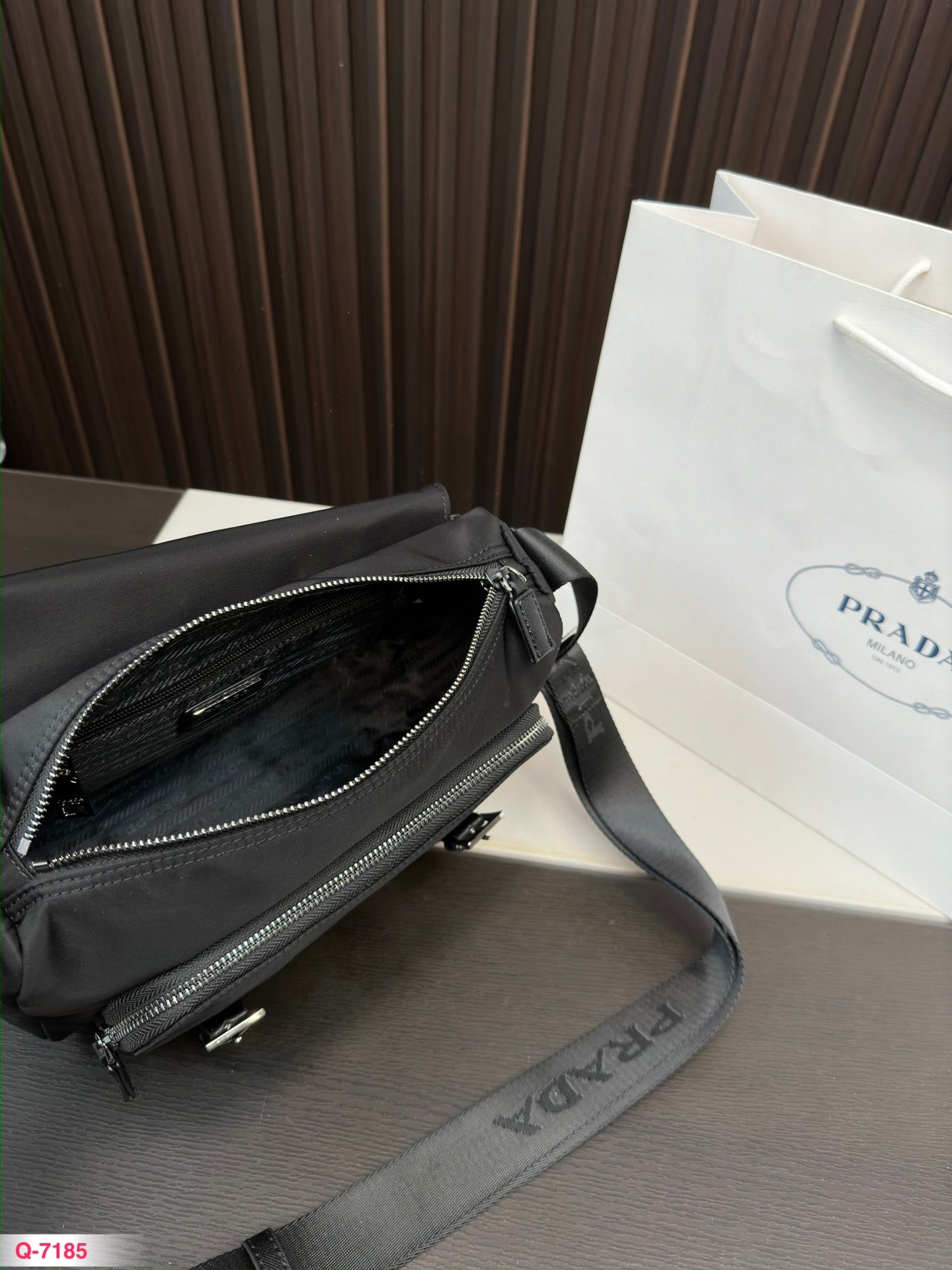 PRADA-688