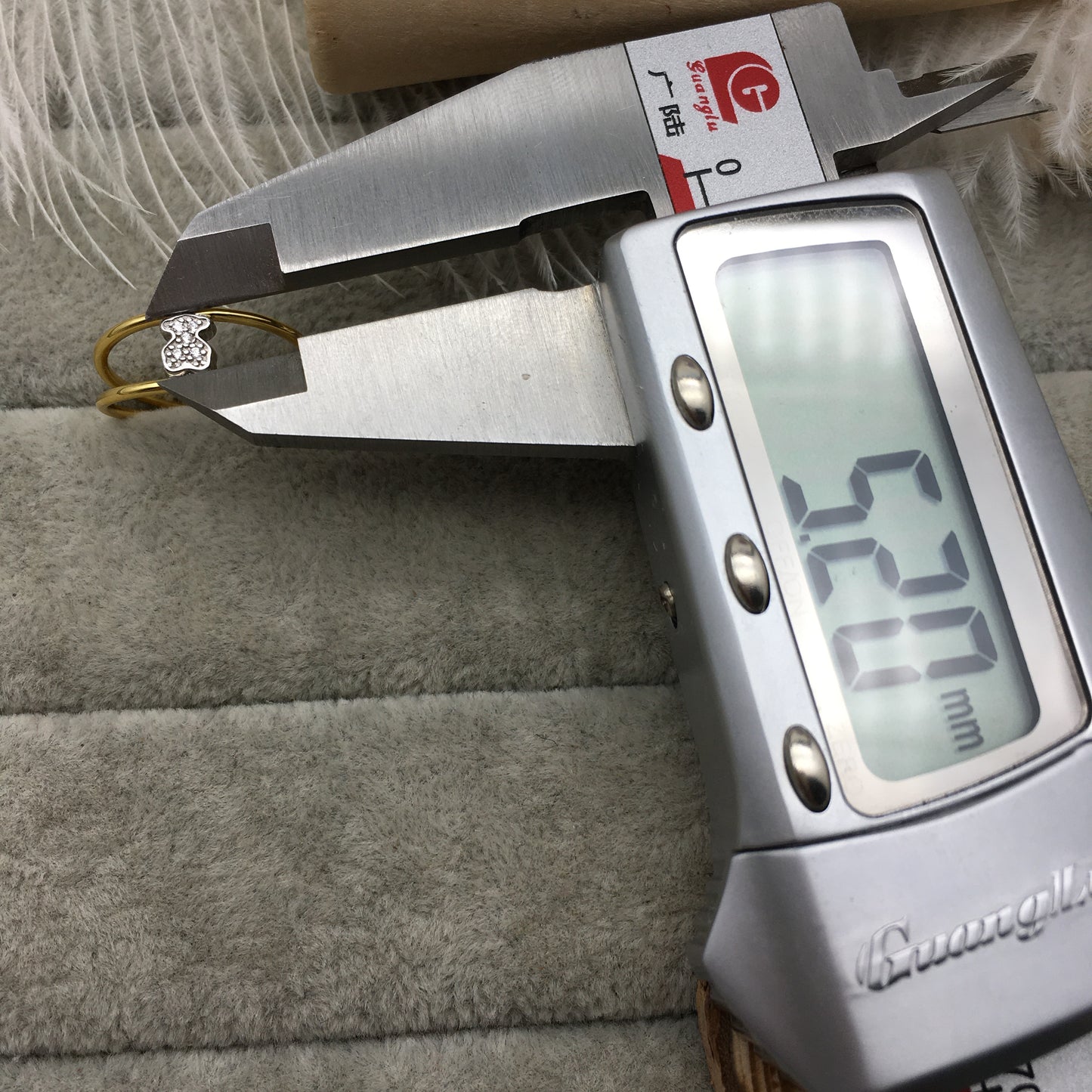 615265000
