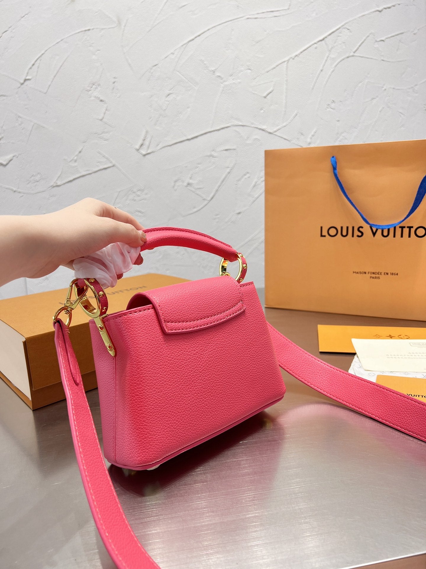 LV-BAG327