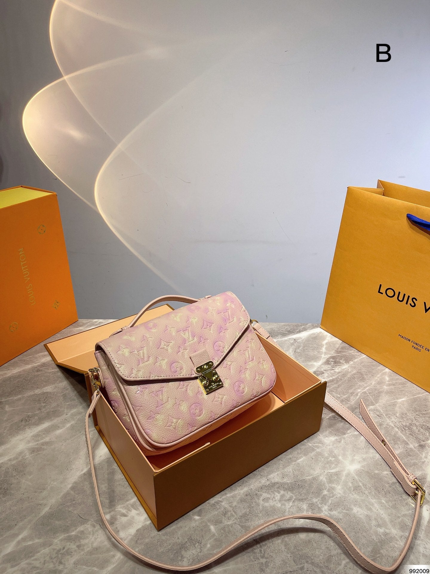 LV-BAG273