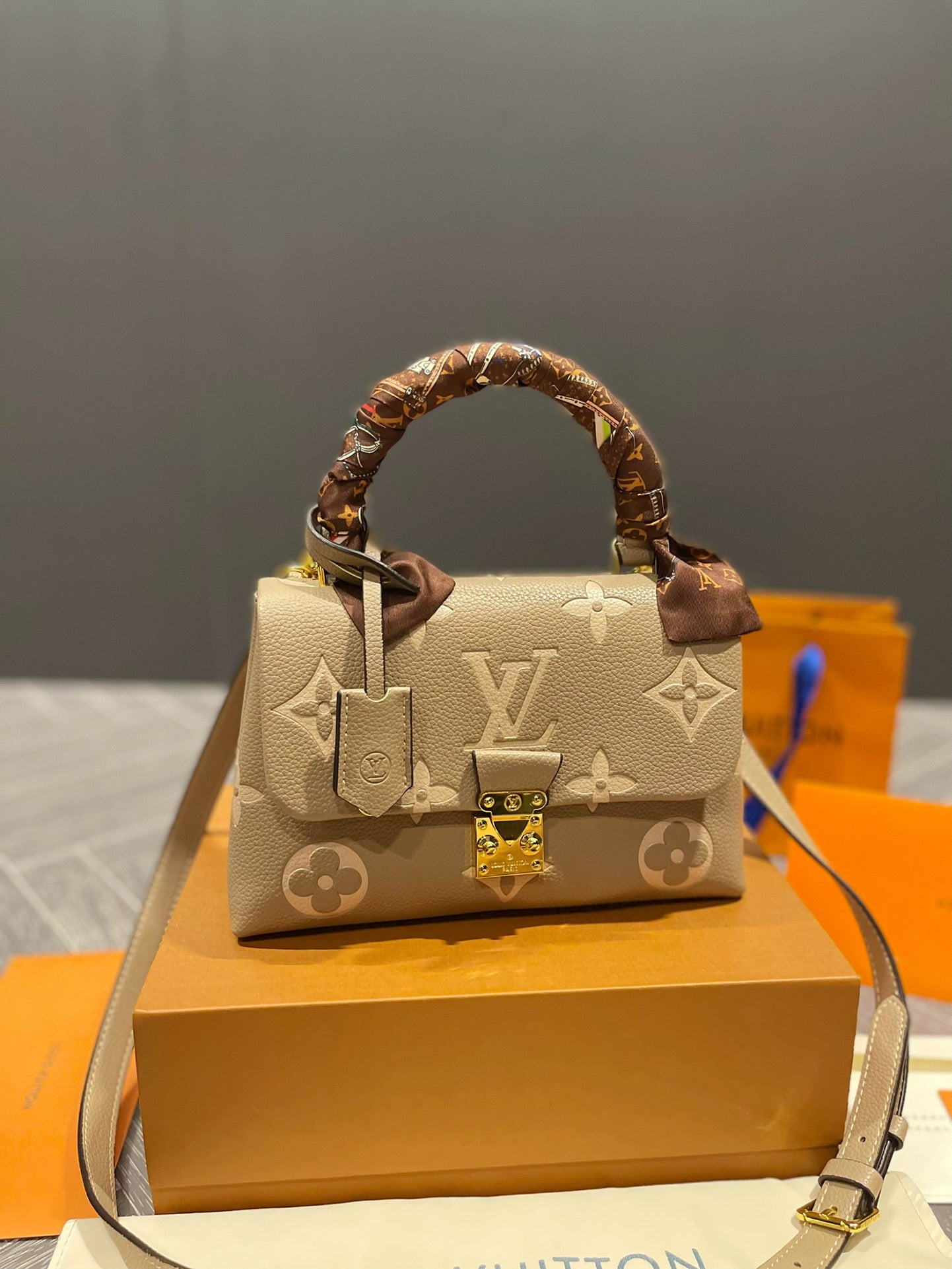 LV-BAG408