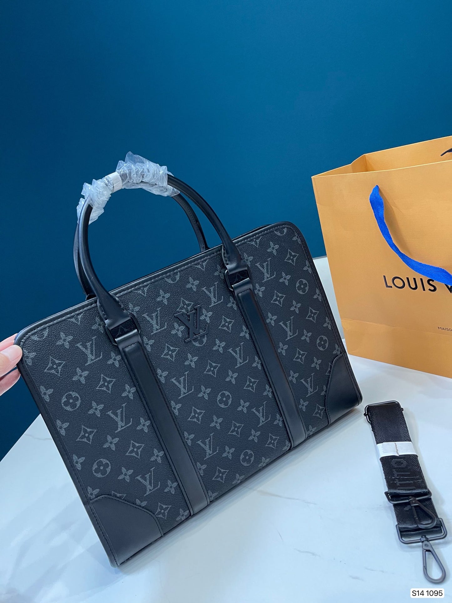 LV-BAG172